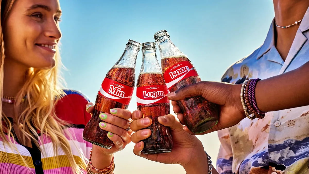 Coca-Cola: “izena duten latak” eta emozioen marketina